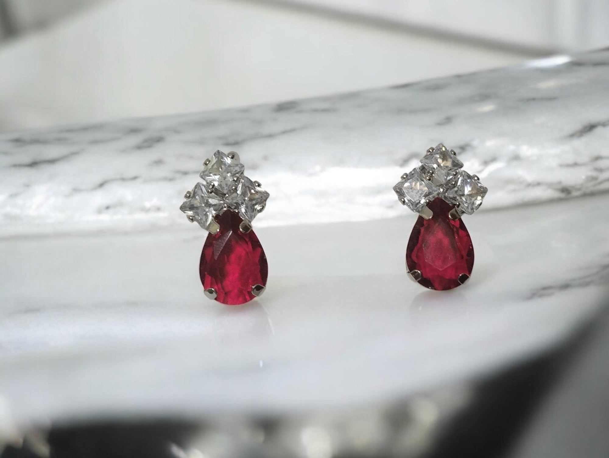 Red Teardrop Crystal Earrings – Chic & Elegant
